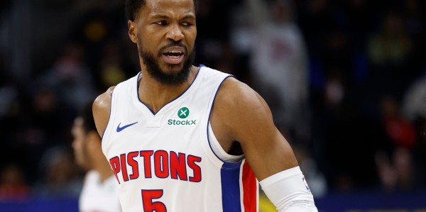 👀活塞有意与比斯利签下新合同，后者本赛季命中319记三分