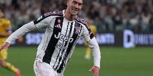 都体：曼联对弗拉霍维奇重燃兴趣，想让他带带霍伊伦和齐尔克泽