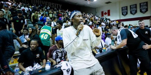 新葡萄8883官网AMG-亲历者还原火爆12小时！球星与球迷在西雅图双输