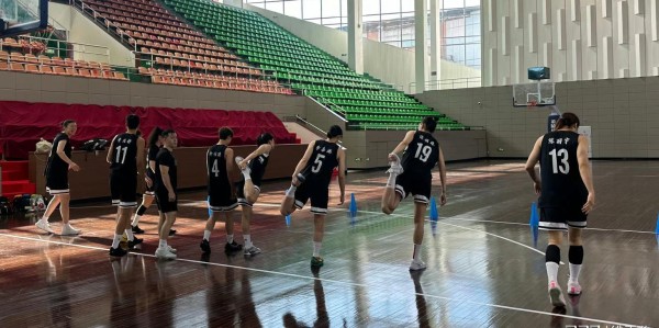 确认加盟！赵睿正式联手胡明轩+徐杰，广东队迎来男篮四大内线！