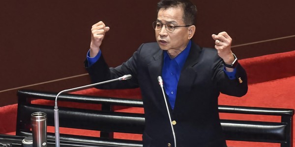 新葡萄8883官网AMG-郑丽文没戏了？国民党主席竞选突变，赖士葆：会有重量级人物参选